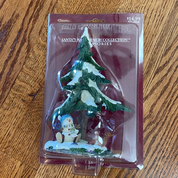 Santa’s workbench trees - Picture 2 of 3